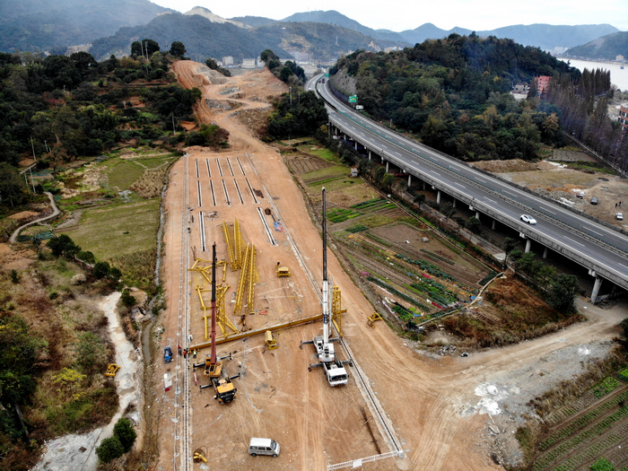 項(xiàng)目永臨互通梁廠建設(shè).jpg